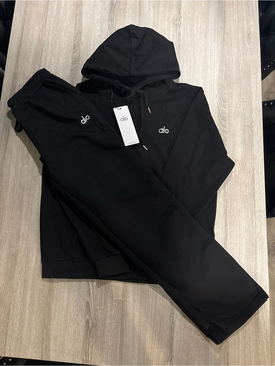 ALO Yoga Other - ALO Yoga Men’s Black Hoodie & Joggers Set
